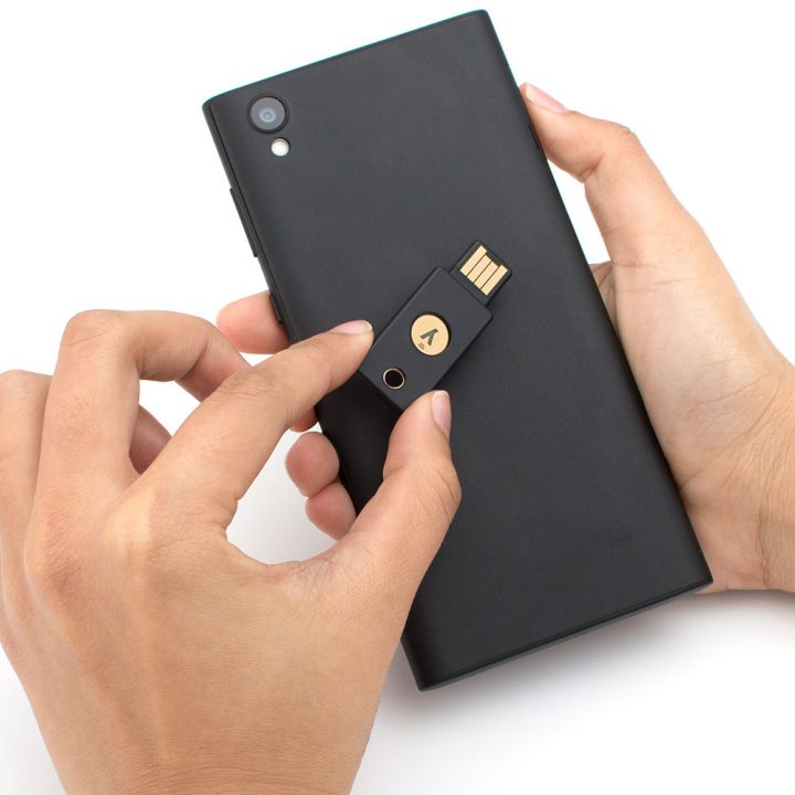 YubiKey 5 NFC with mobile