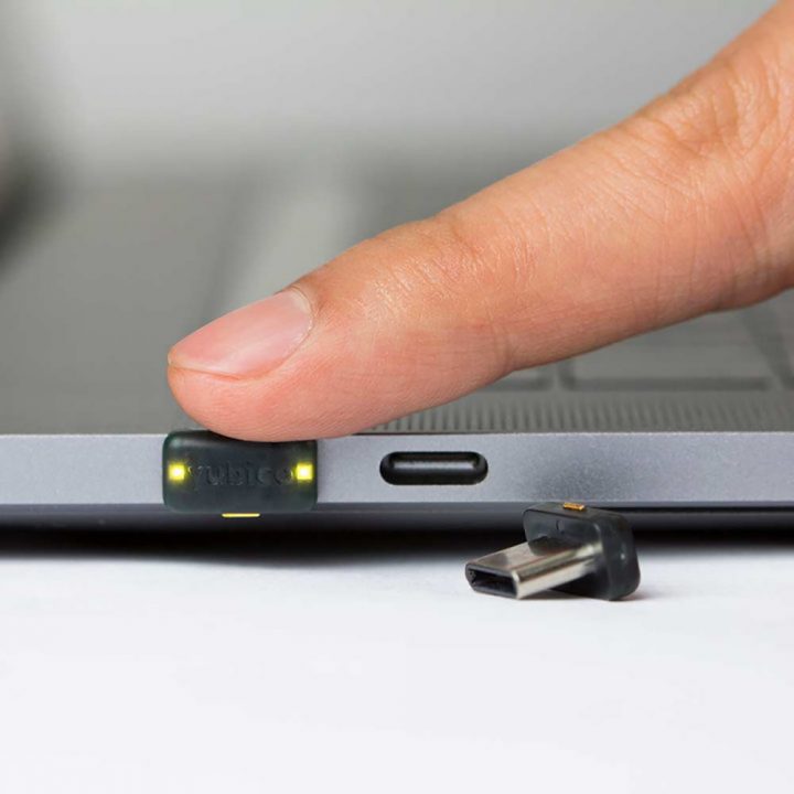 YubiKey 5C Nano tap to login