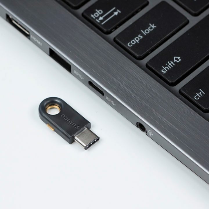 YubiKey 5C and Laptop