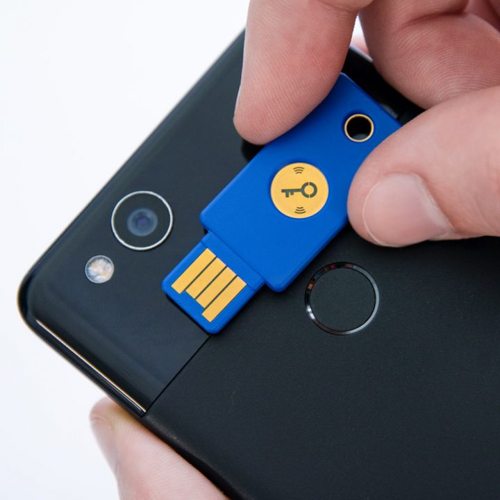 Security Key NFC with a phone